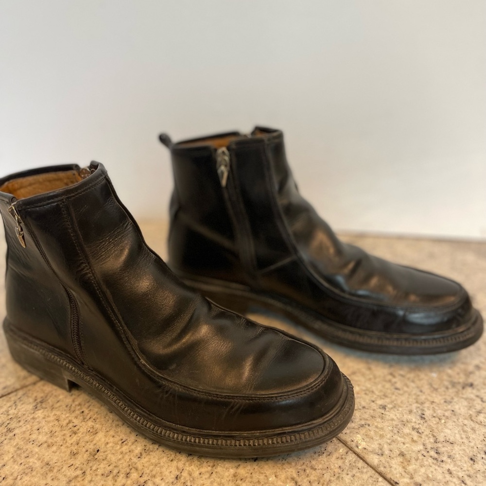 Mens. Bacon Bucci Ankle Boot size 8.5